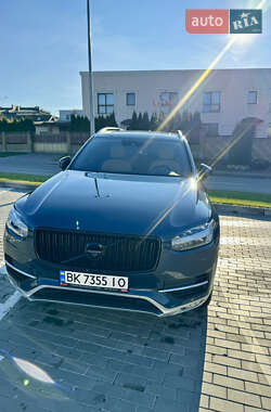 Внедорожник / Кроссовер Volvo XC90 2017 в 