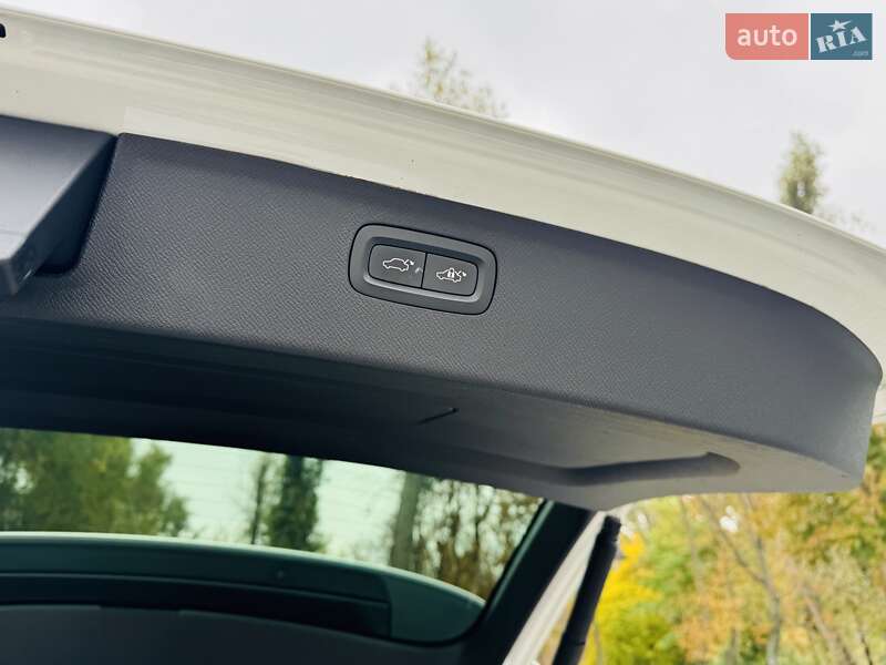 Позашляховик / Кросовер Volvo XC90 2015 в Києві фото 128 Позашляховик / Кросовер Volvo XC90 2015 в Києві