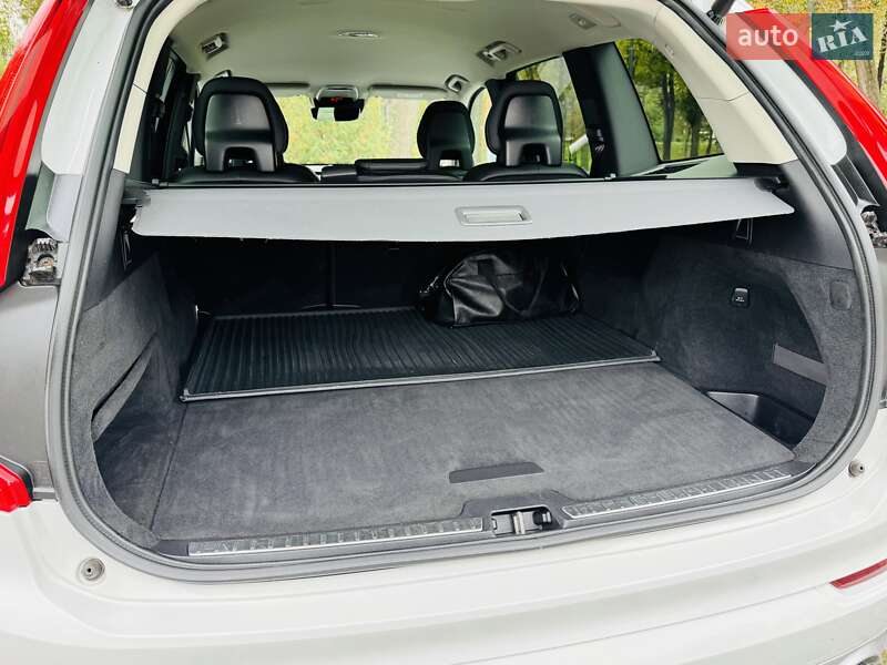 Позашляховик / Кросовер Volvo XC90 2015 в Києві фото 129 Позашляховик / Кросовер Volvo XC90 2015 в Києві