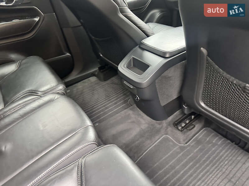 Внедорожник / Кроссовер Volvo XC90 2015 в Киеве