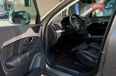 Позашляховик / Кросовер Volvo XC90 2020 в 