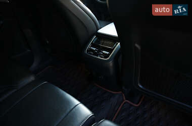 Позашляховик / Кросовер Volvo XC90 2020 в 
