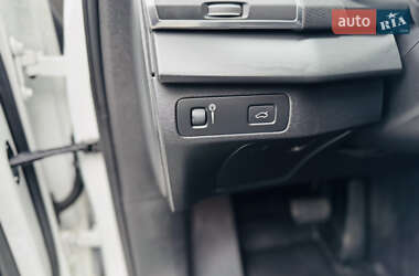 Внедорожник / Кроссовер Volvo XC90 2017 в 