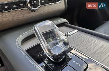 Внедорожник / Кроссовер Volvo XC90 2022 в 