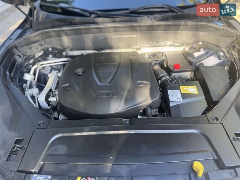 Внедорожник / Кроссовер Volvo XC90 2015 в Киеве