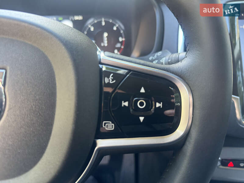 Внедорожник / Кроссовер Volvo XC90 2015 в Киеве