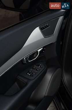 Внедорожник / Кроссовер Volvo XC90 2021 в 