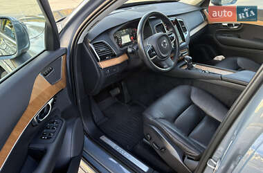 Внедорожник / Кроссовер Volvo XC90 2022 в 