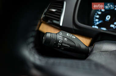 Внедорожник / Кроссовер Volvo XC90 2021 в 