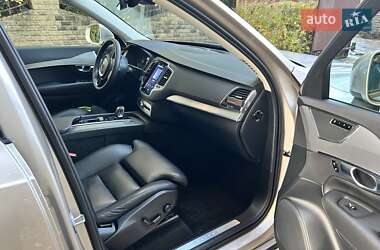 Внедорожник / Кроссовер Volvo XC90 2022 в 