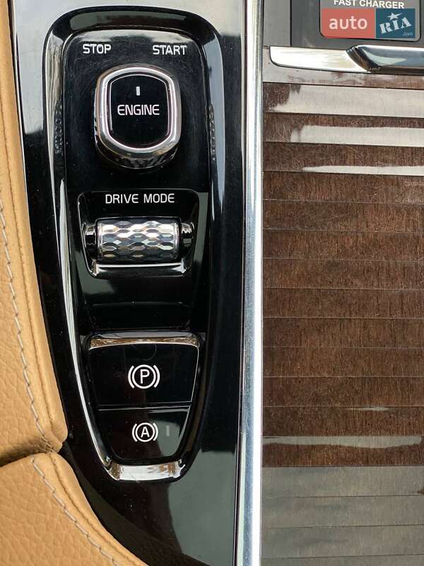 Внедорожник / Кроссовер Volvo XC90 2015 в Киеве