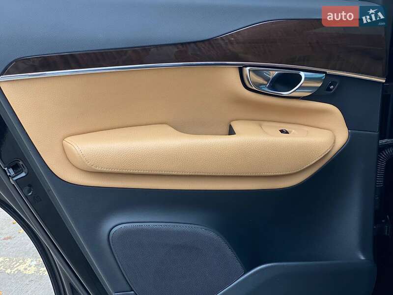 Внедорожник / Кроссовер Volvo XC90 2015 в Киеве