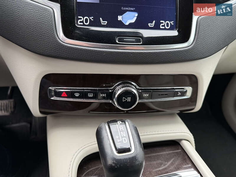 Позашляховик / Кросовер Volvo XC90 2016 в Києві