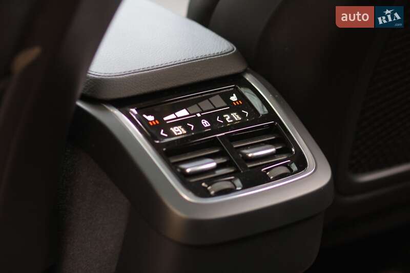Внедорожник / Кроссовер Volvo XC90 2019 в Ровно