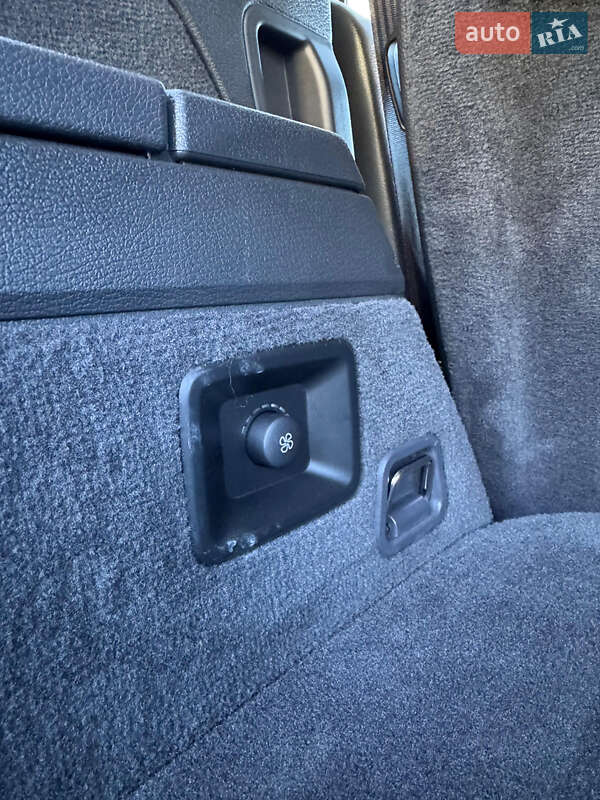 Позашляховик / Кросовер Volvo XC90 2011 в Луцьку