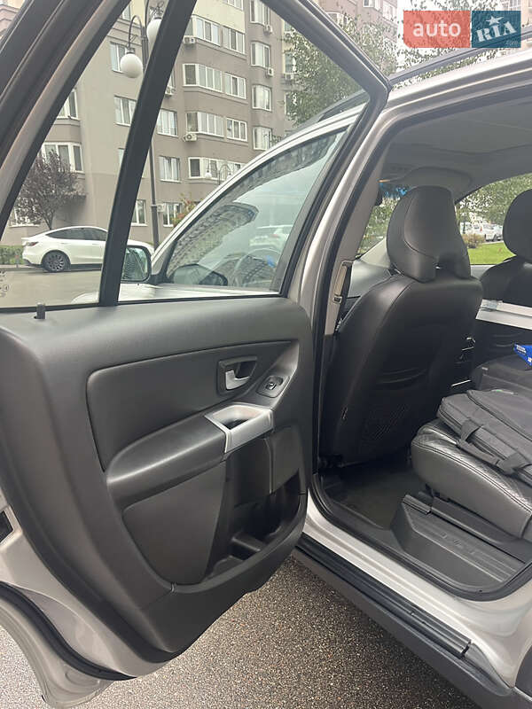 Внедорожник / Кроссовер Volvo XC90 2005 в Киеве
