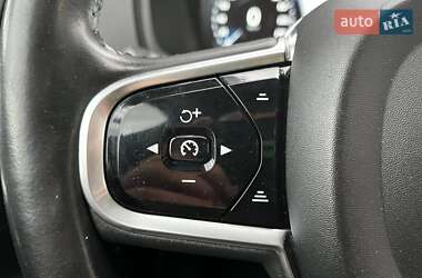 Внедорожник / Кроссовер Volvo XC90 2016 в 