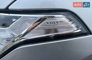 Внедорожник / Кроссовер Volvo XC90 2021 в 