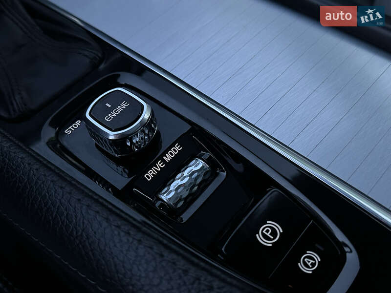 Внедорожник / Кроссовер Volvo XC90 2016 в Дрогобыче фото 37 Внедорожник / Кроссовер Volvo XC90 2016 в Дрогобыче