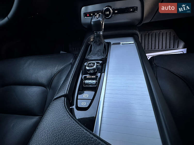 Внедорожник / Кроссовер Volvo XC90 2016 в Дрогобыче фото 40 Внедорожник / Кроссовер Volvo XC90 2016 в Дрогобыче