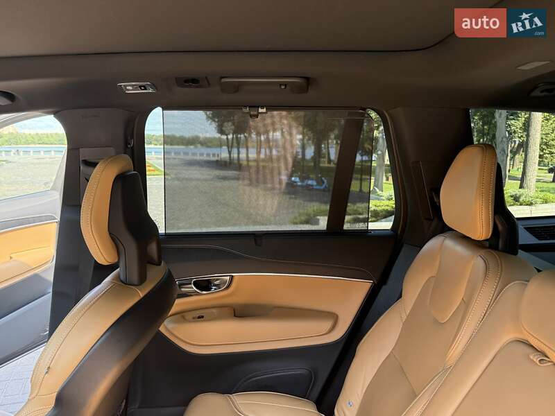Внедорожник / Кроссовер Volvo XC90 2021 в Киеве