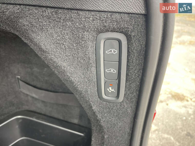 Внедорожник / Кроссовер Volvo XC90 2021 в Киеве фото 44 Внедорожник / Кроссовер Volvo XC90 2021 в Киеве