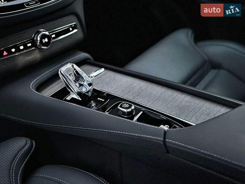 Внедорожник / Кроссовер Volvo XC90 2021 в Киеве фото 28 Внедорожник / Кроссовер Volvo XC90 2021 в Киеве