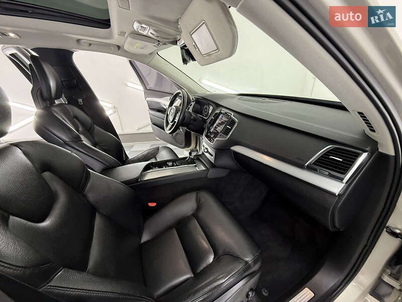 Внедорожник / Кроссовер Volvo XC90 2015 в Трускавце фото 31 Внедорожник / Кроссовер Volvo XC90 2015 в Трускавце