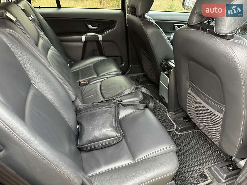 Внедорожник / Кроссовер Volvo XC90 2014 в Дубровице