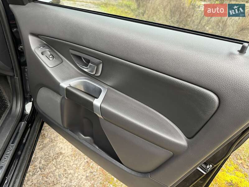 Внедорожник / Кроссовер Volvo XC90 2014 в Дубровице