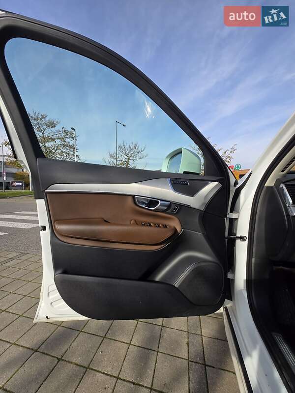 Позашляховик / Кросовер Volvo XC90 2019 в Києві фото 23 Позашляховик / Кросовер Volvo XC90 2019 в Києві