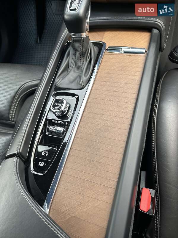 Внедорожник / Кроссовер Volvo XC90 2016 в Киеве