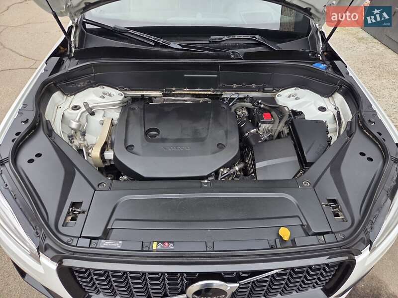 Внедорожник / Кроссовер Volvo XC90 2020 в Киеве