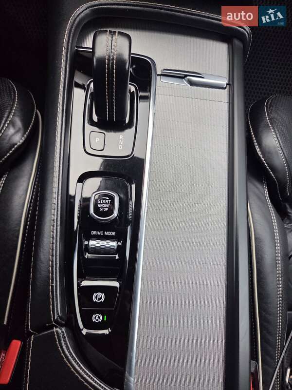 Внедорожник / Кроссовер Volvo XC90 2020 в Киеве