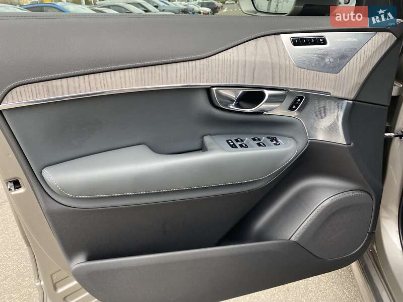 Внедорожник / Кроссовер Volvo XC90 2020 в Киеве