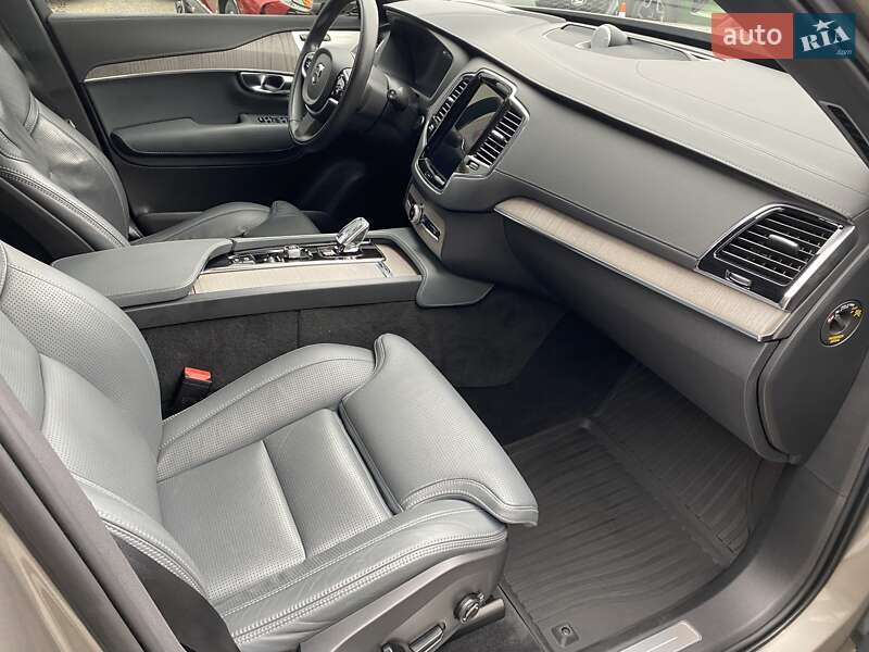 Внедорожник / Кроссовер Volvo XC90 2020 в Киеве