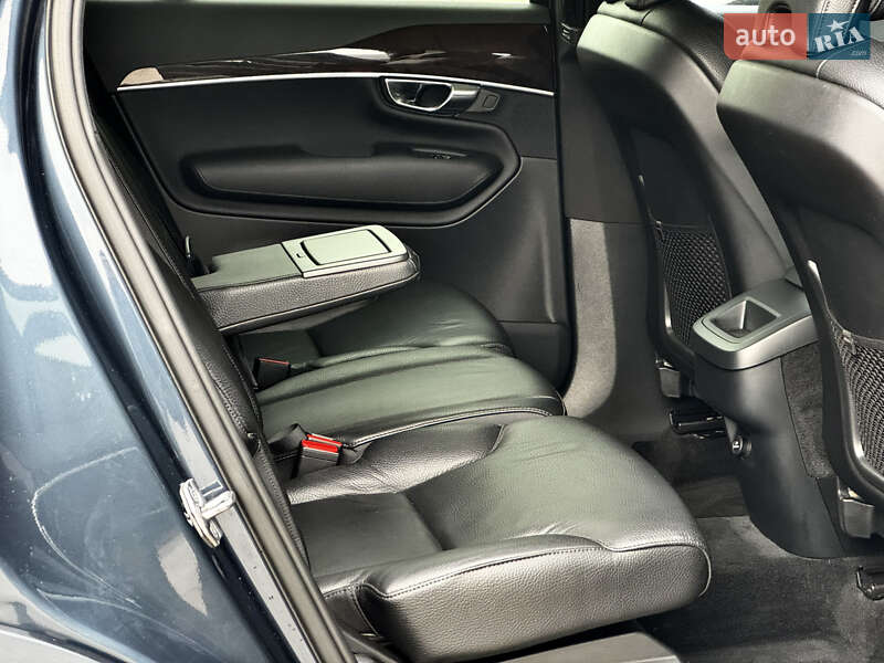 Позашляховик / Кросовер Volvo XC90 2018 в Києві