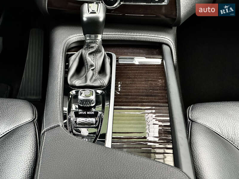 Позашляховик / Кросовер Volvo XC90 2018 в Києві