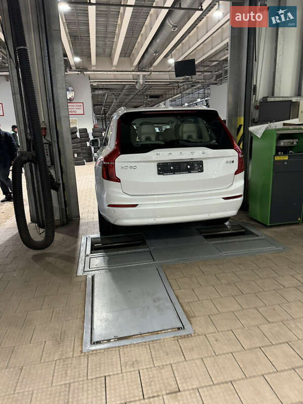 Внедорожник / Кроссовер Volvo XC90 2024 в Киеве