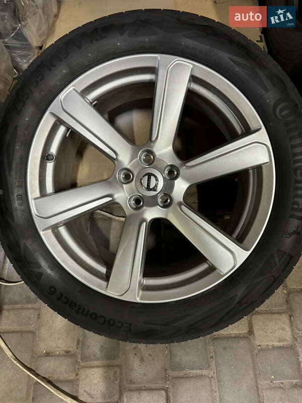 Внедорожник / Кроссовер Volvo XC90 2024 в Киеве