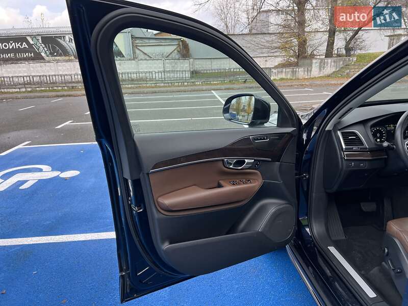Внедорожник / Кроссовер Volvo XC90 2019 в Киеве