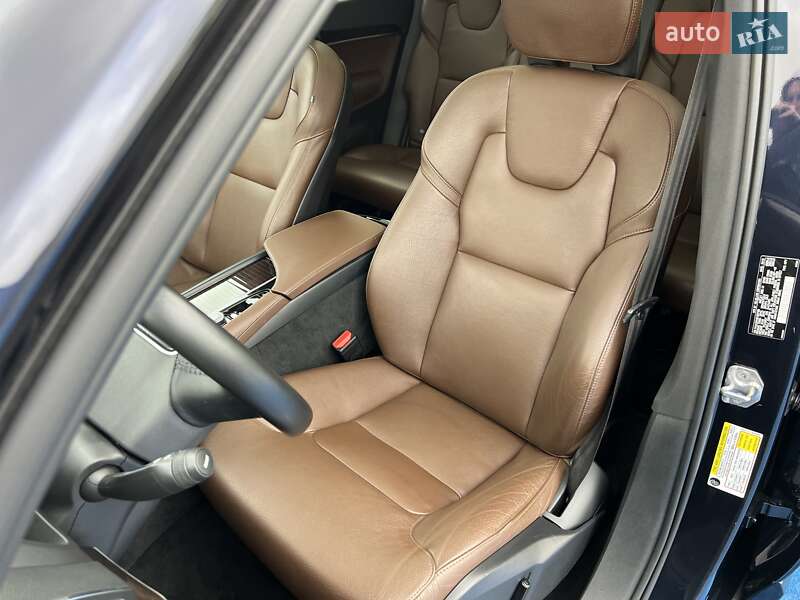 Внедорожник / Кроссовер Volvo XC90 2019 в Киеве