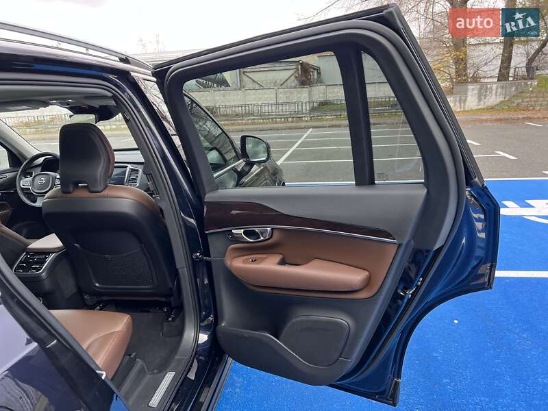 Внедорожник / Кроссовер Volvo XC90 2019 в Киеве