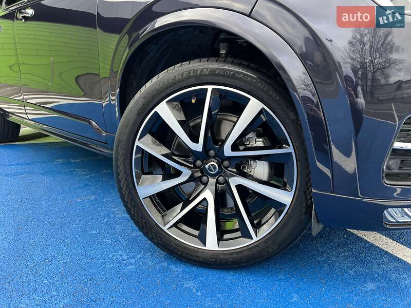 Внедорожник / Кроссовер Volvo XC90 2019 в Киеве