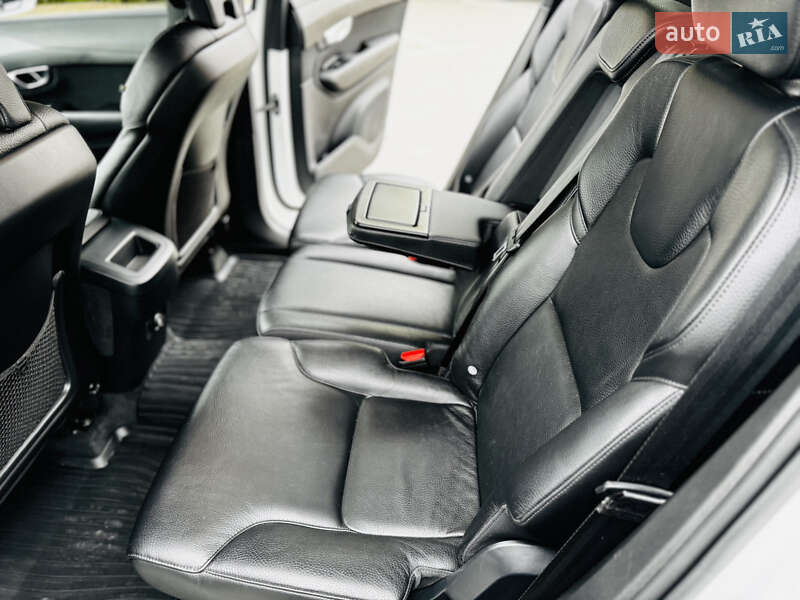 Внедорожник / Кроссовер Volvo XC90 2017 в Здолбунове