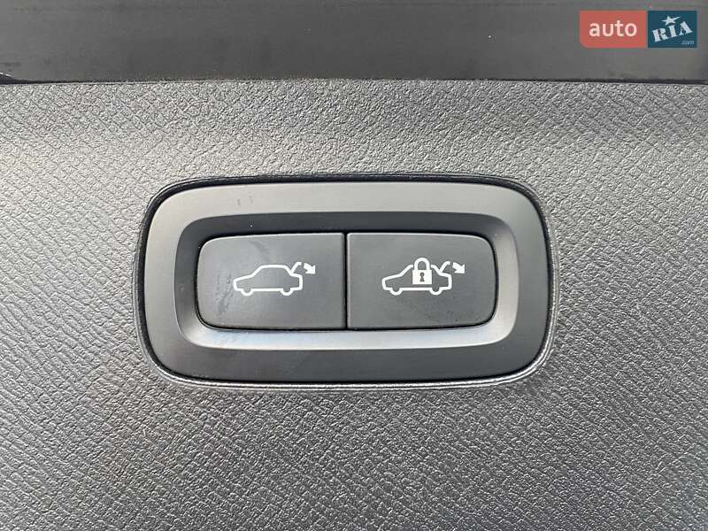 Позашляховик / Кросовер Volvo XC90 2021 в Києві фото 12 Позашляховик / Кросовер Volvo XC90 2021 в Києві