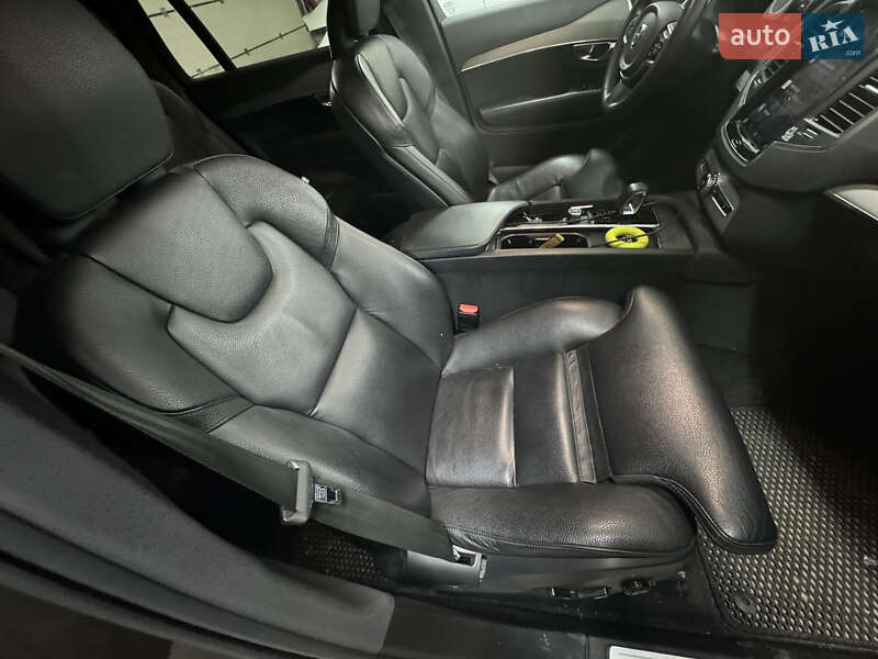 Внедорожник / Кроссовер Volvo XC90 2022 в Киеве