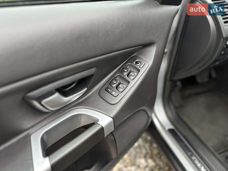 Внедорожник / Кроссовер Volvo XC90 2011 в Стрые