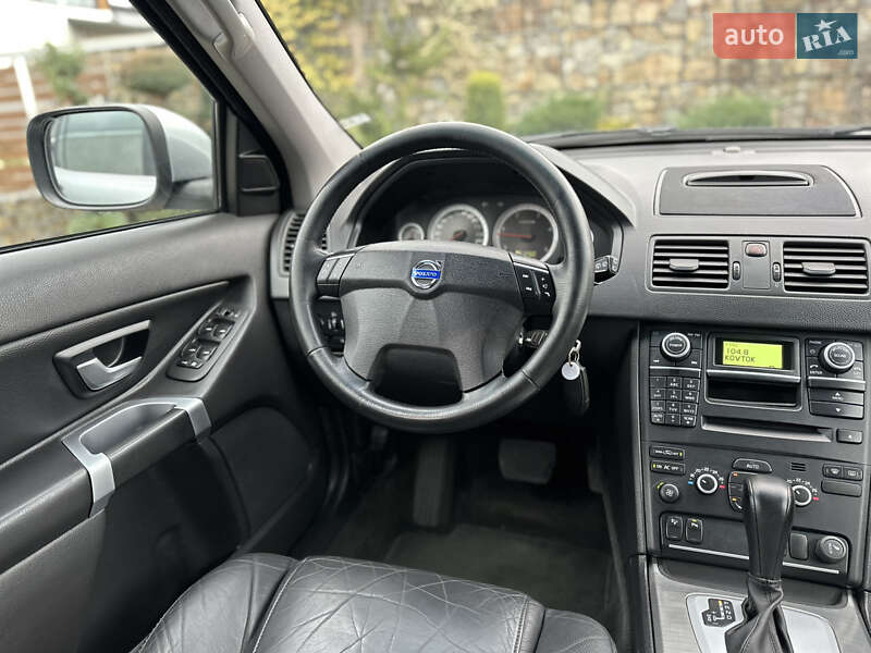 Внедорожник / Кроссовер Volvo XC90 2011 в Стрые