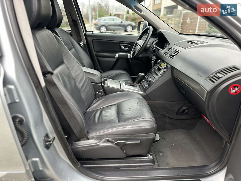 Внедорожник / Кроссовер Volvo XC90 2011 в Стрые